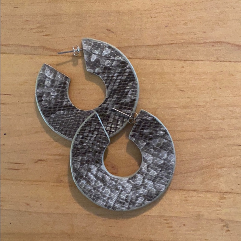 Snake skin hoops